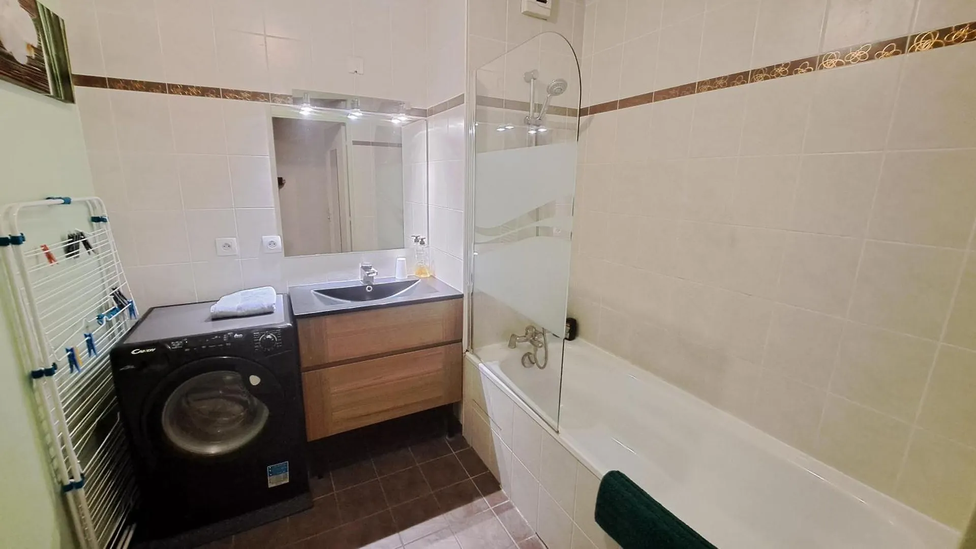 Apartment Appartement Cosy 3 Pieces Avec Garage Privatif Saint-Priest